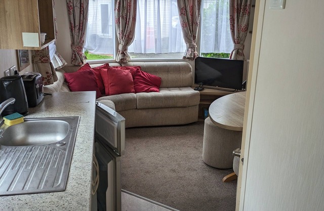 2 bed caravan in Portland Dorset sleeps 4