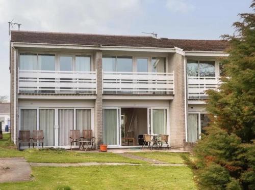 2 Bed Cottage Sleeps 5 - Pets Allowed