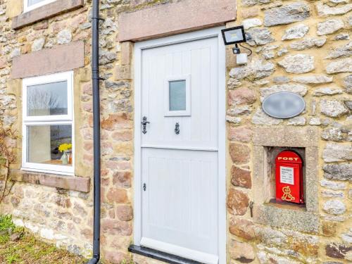2 Bed in Wirksworth 1 mile 91398