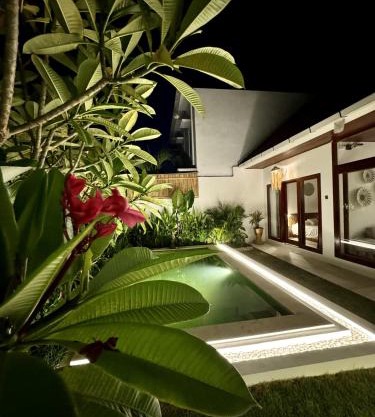 2 bed villa-Sleeps 4-Private Pool-10 min to beach