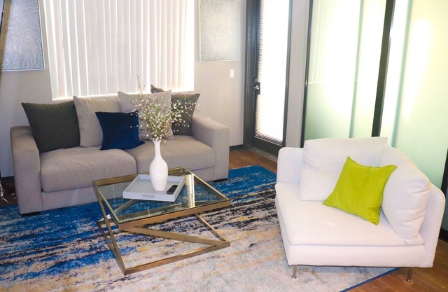 2 dormitorios y 2 baños Resort de lujo de estilo moderno. Centro Irvine Diamond.