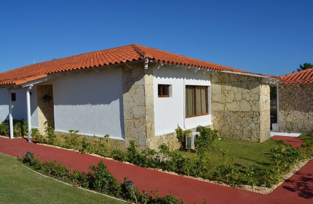 Villa de 2 dormitorios y 2 baños con carrito de golf en La Estancia Golf Resort