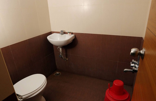 Apartamento de diseño de 2 dormitorios y 2 baños totalmente amueblado en el corazón de T. Nagar