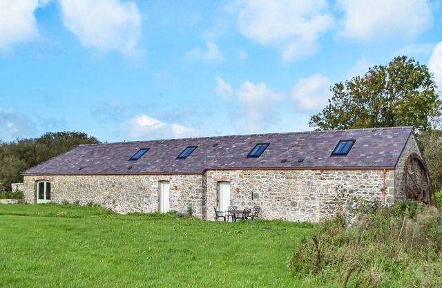 2 bedroom accommodation in Castlemartin