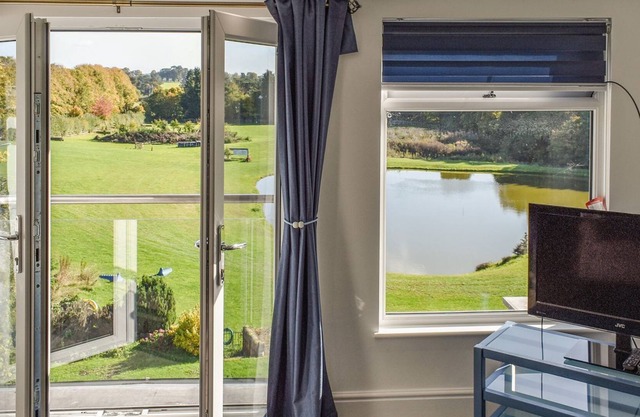 2 bedroom accommodation in Elmbridge