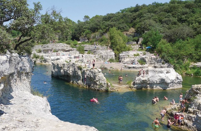 Alojamiento de 2 habitaciones en Sabran