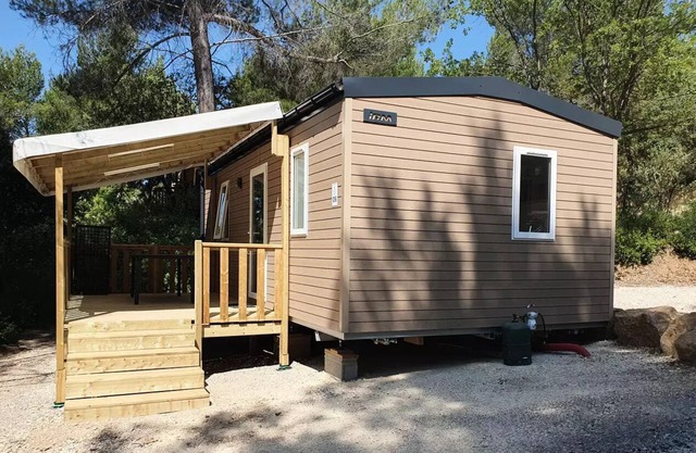 2-bedroom air-conditioned mobile home for up to 4 people 4 people
