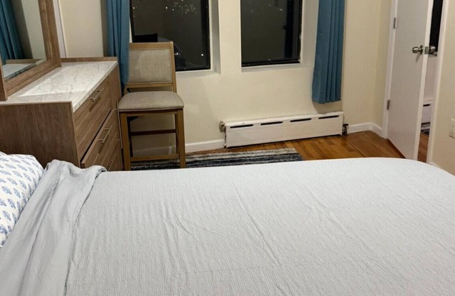 2 bedroom apartment with NYC skyline view in Weehawken