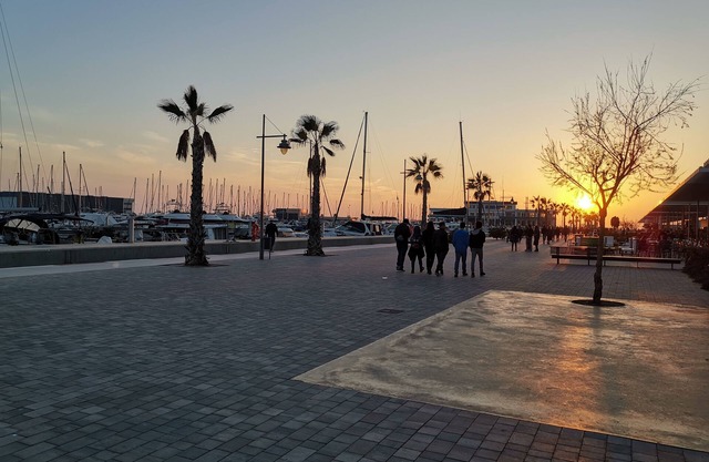 Apartamento 2 dormitorios. Aire A. terraza, WIFI Hi speed (fibra ) a 50 m Playa