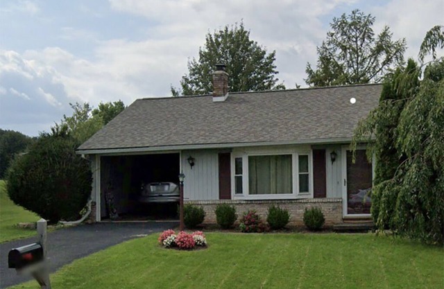 2 bedroom home 3.4 miles from Beaver Stadium