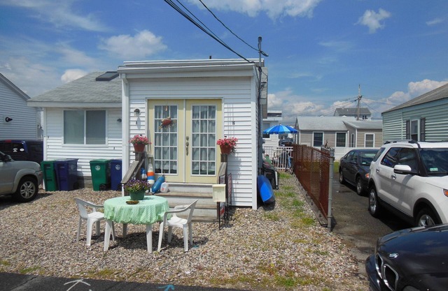 Casa de 2 dormitorios - Limpia y actualizada con vistas al atardecer - Ahora alquilando para 2018