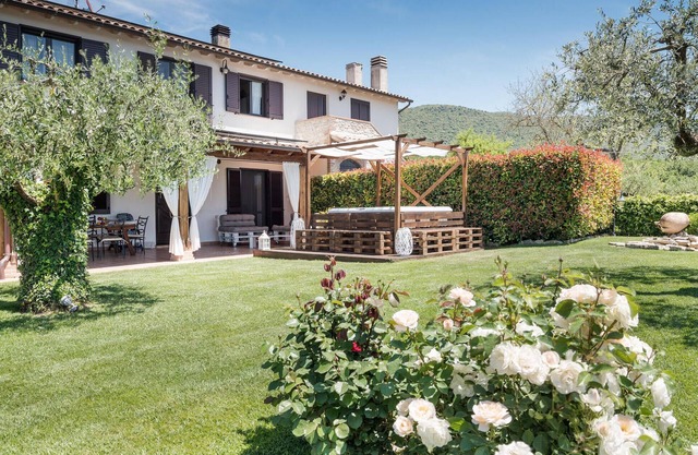 Preciosa casa de 2 dormitorios en Massa.