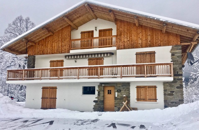 Apto. 3 Chalet Cyclamen, Les Carroz D'Araches, con WiFi, sauna y estacionamiento