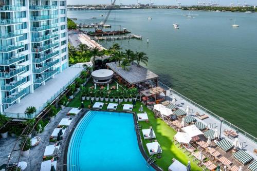 2 Bedroom Mondrian Hotel W Pool, Bay Balcony