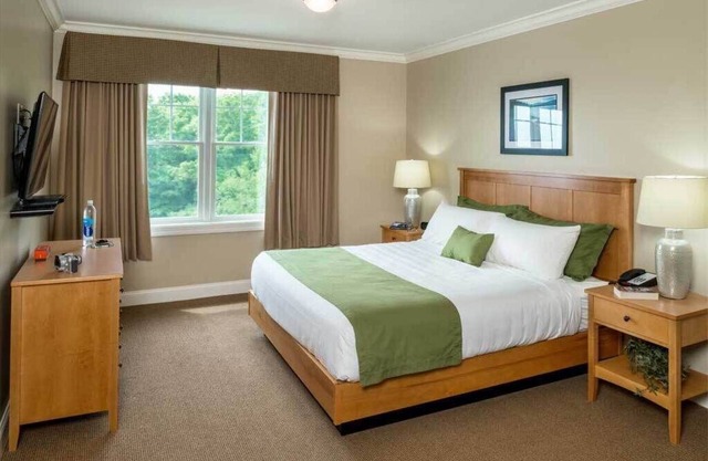 2 Bedroom Signature Townhouse Steele Hill Resort June 28- July 5, 2025