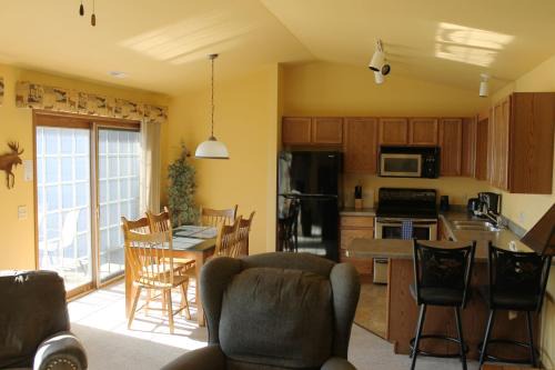 2 Bedroom upper Duck Lake Condo at Wild Eagle Lodge