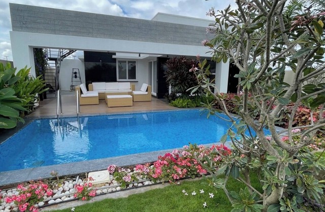 2-bedroom villa with private pool and garden
