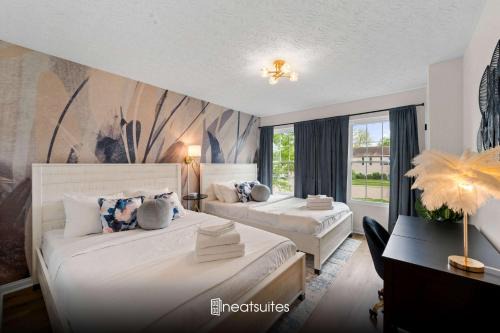 2 BR 1 & half Bath Retreat, Sleeps 7, only 3 Miles to Ark!