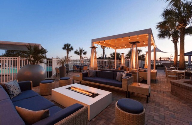 2 Connecting Suites at a 4⭐️ Hotel