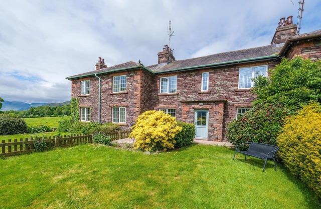 2 Gowbarrow Cottages - Lovely garden & Dog-friendly