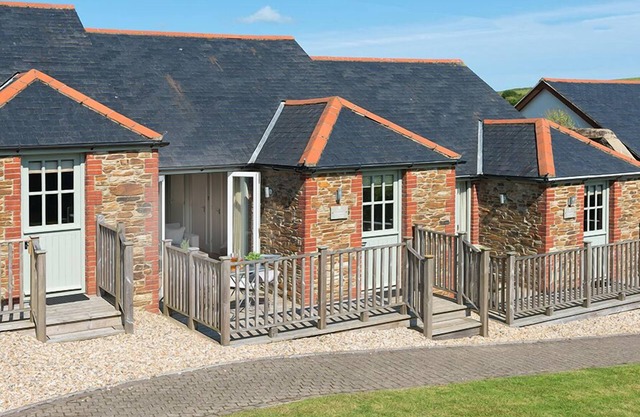 2 Keeper's Cottage, Hillfield Village, DARTMOUTH