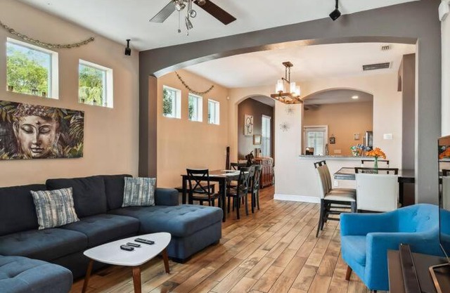 2 King Bed Hot Tub Home