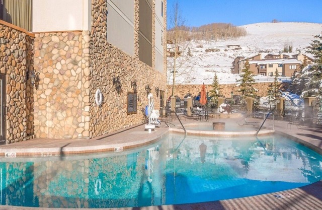 2 King Studio Unit In The Base Area Condo - No Cleaning Fee! by RedAwning