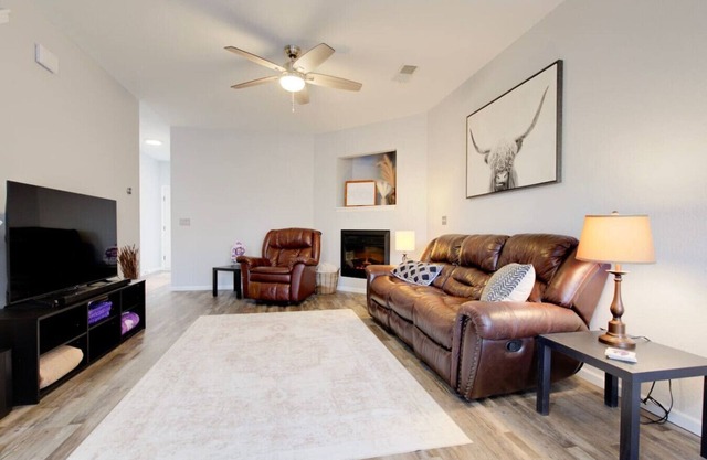 Pool, Workspace, Garage 3bd 3bth - Pastore's Place