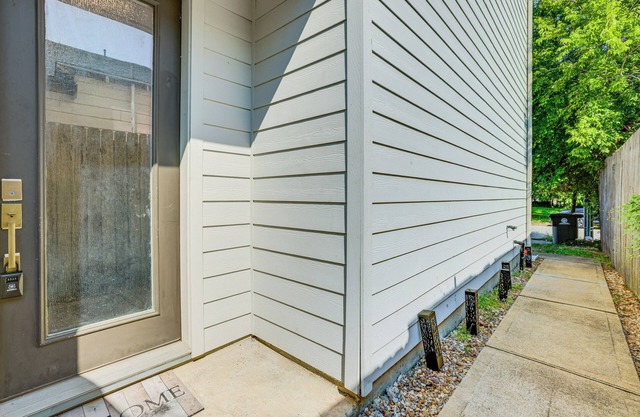 2 Mi to Dtwn: Modern Houston Home w/ Private Patio