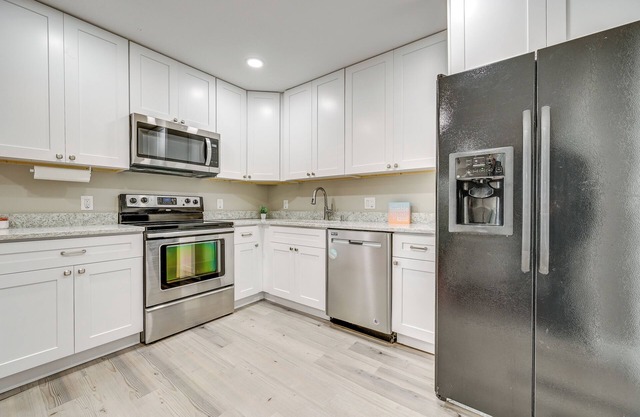 8 Mi to Downtown: Cozy Tampa Studio w/ Easy Access