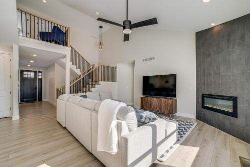 2 Mi to Notre Dame Spacious Home with Private Yard