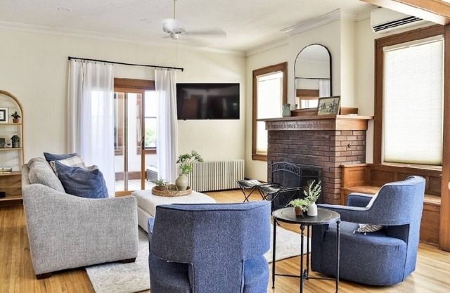 2 Minute walk to all the attractions