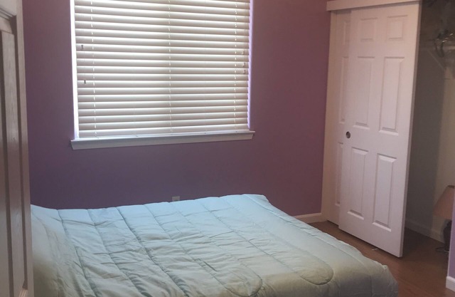 2 Minutes walking distance to local Park