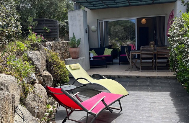 Alquiler de 2 habitaciones Sant Ambroggio a 100 m de la playa y tiendas cerca de Calvi
