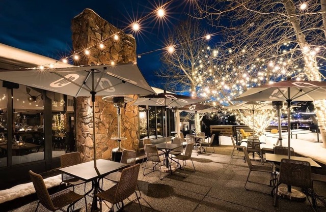 2 Scenic Mountain View Rooms for Families, Couples - Free Parking Included