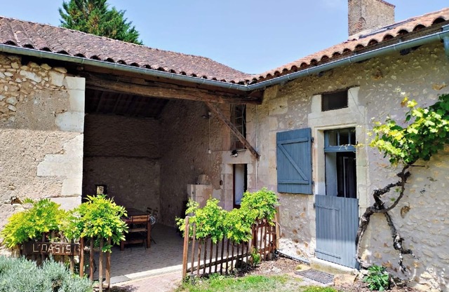 CAJAS NEUVICAS OASIS CALIENTES Y ENCANTADAS, CLASIFICADAS 3 * (2 a 6 PERS)