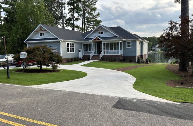 2024 US Open 4 Bedroom/5 Baths NEW HOUSE on Lake Pinehurst - 10 minute to Course