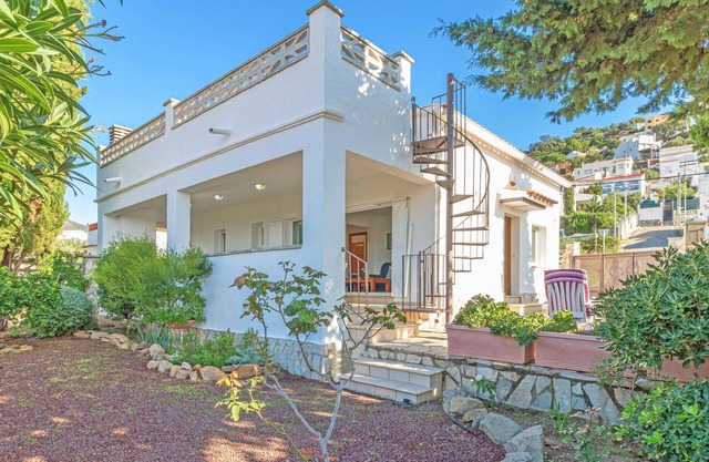 2029-GRECS Roses Casa con wifi, Smart TV, jardín y parking