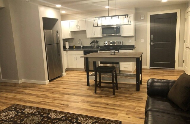 Apartamento-Moderno-Baño Privado-Vista a la Ciudad