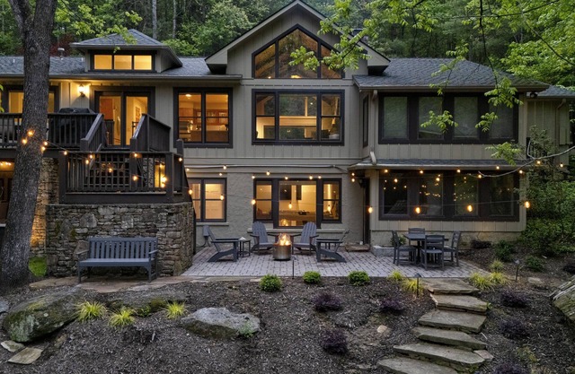 21-acre multi-home escape with hot tub, hiking trails & waterfalls