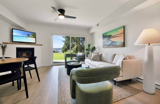 #212 Eagle at Hornby Island Resort