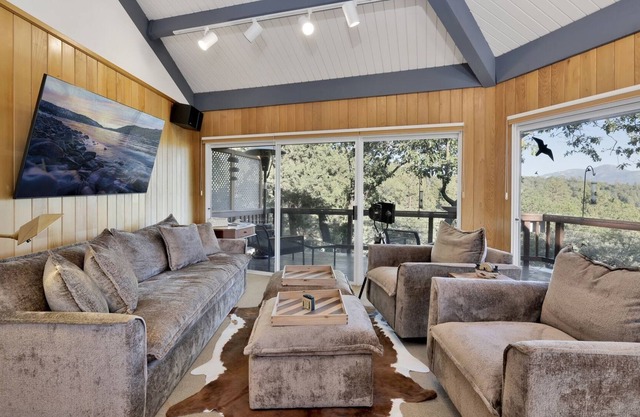 2168-piney Ridge Dome Home 3 Bedroom Home by RedAwning