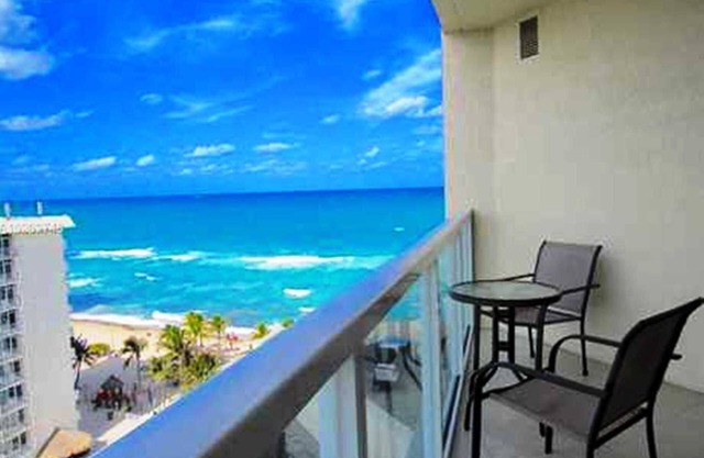 La Perla Ocean Residence Beach Condominiums en Sunny Isles Beach Miami Fl