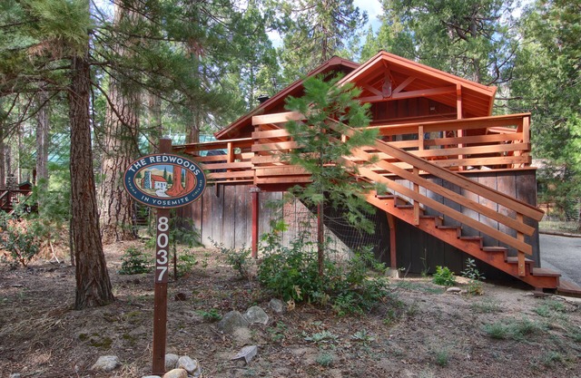 23 Cabaña de Arnett dentro del Parque Nacional Yosemite