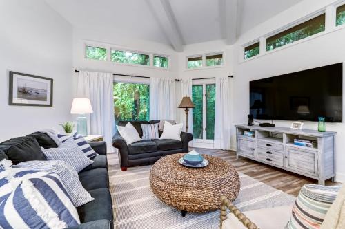 2349-51 Courtside Villas