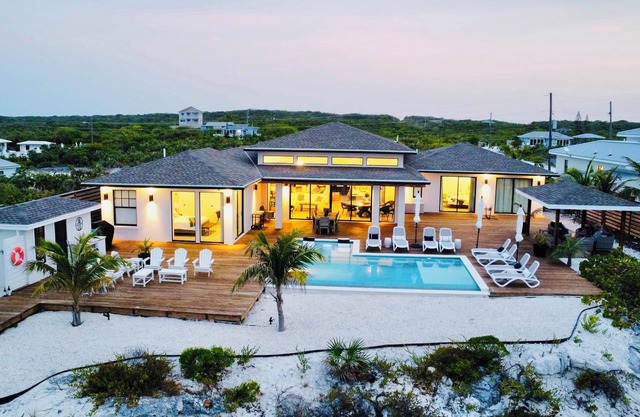 23Exuma *LUXURY, TOP BEACH* 5 Bedrooms* 6 Bathrooms* Heated Pool*Top Lux Rental