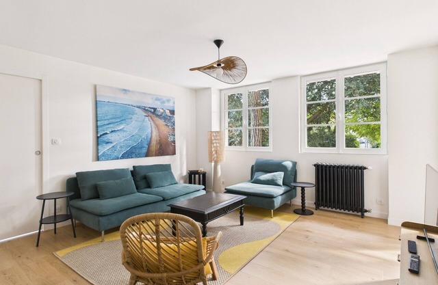 250m from beach - house for 6 adults/2 kids