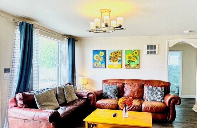 Hermosa Westlake Palisades Home