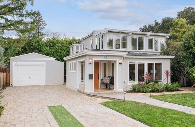 2B in DT near Stanford, Big Living room & Kitchen