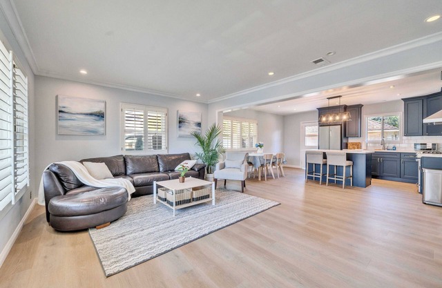 2b1b Charming House|Spacious Backyard|BBQ Area|Washer & Dryer #42339